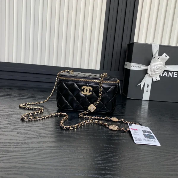 Chanel Vanity Case Black - Image 2