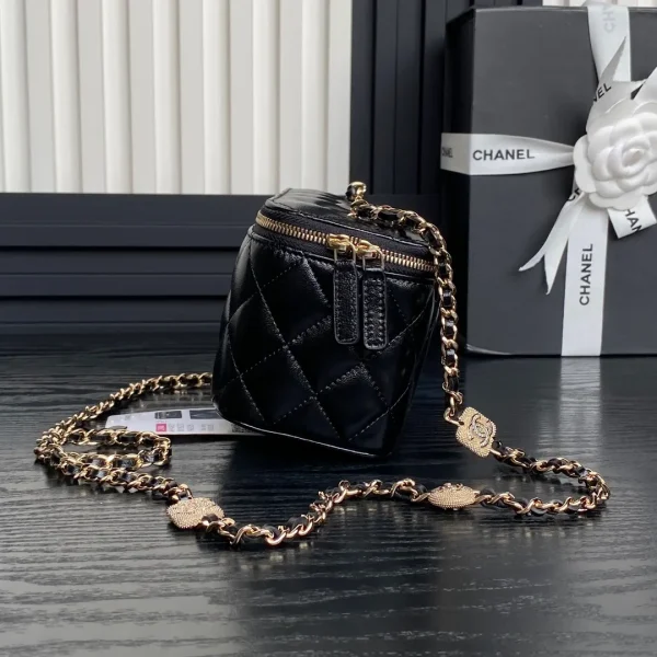 Chanel Vanity Case Black - Image 6