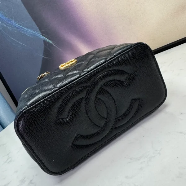 Chanel Vanity Case black - Image 10