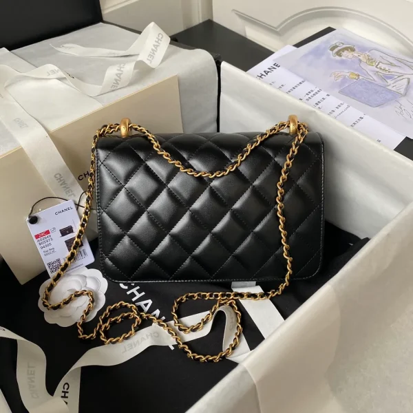 Chanel White Quilted Leather Small Flap Shoulder Bag Chanel - Image 5
