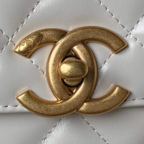 Chanel White Quilted Leather Small Flap Shoulder Bag Chanel - Image 5