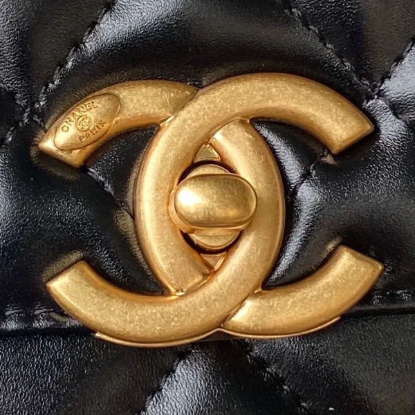 Chanel White Quilted Leather Small Flap Shoulder Bag Chanel - Image 6