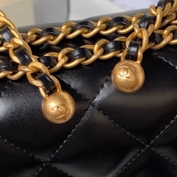 Chanel White Quilted Leather Small Flap Shoulder Bag Chanel - Image 7