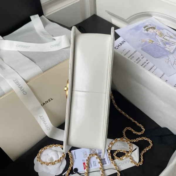 Chanel White Quilted Leather Small Flap Shoulder Bag Chanel - Image 7