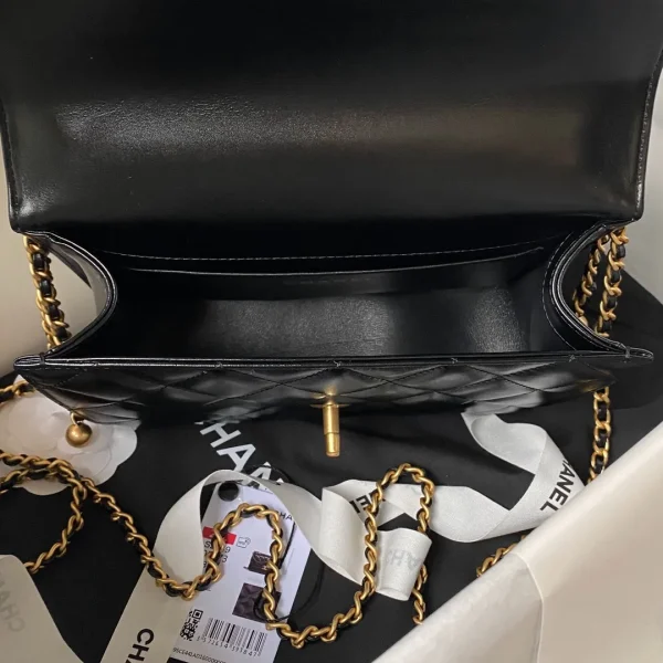 Chanel White Quilted Leather Small Flap Shoulder Bag Chanel - Image 10