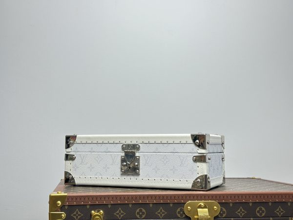Clutch Box Taigarama - Hardsided - Image 3