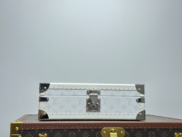 Clutch Box Taigarama - Hardsided - Image 4