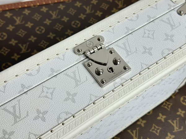 Clutch Box Taigarama - Hardsided - Image 9