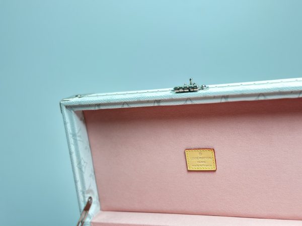 Clutch Box Taigarama - Hardsided - Image 10
