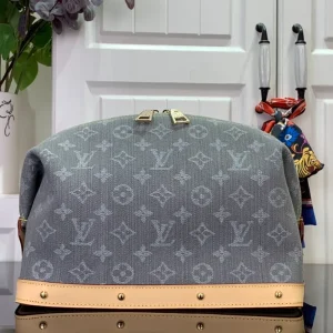 Cosmetic Pouch GM Other Monogram Canvas
