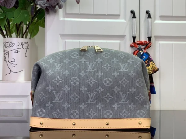 Cosmetic Pouch GM Other Monogram Canvas