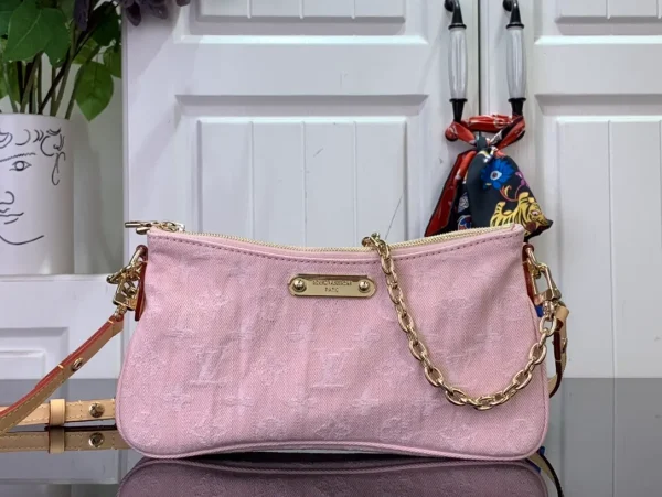 Designer Embossed Shoulder Chain Bag