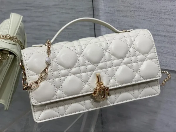 Dior Mini Bag Dahlia Red Patent Cannage Calfskin - Image 3