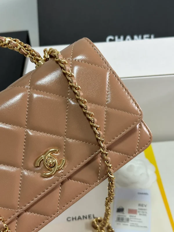 Fortok Chanel 24B twisted Chain Handle Woc Bag Beige - Image 5