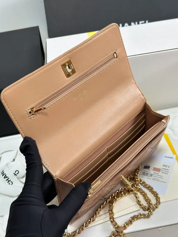 Fortok Chanel 24B twisted Chain Handle Woc Bag Beige - Image 9