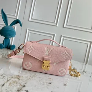 Louis Vuitton Pochette Métis Rose Trianon / Creme