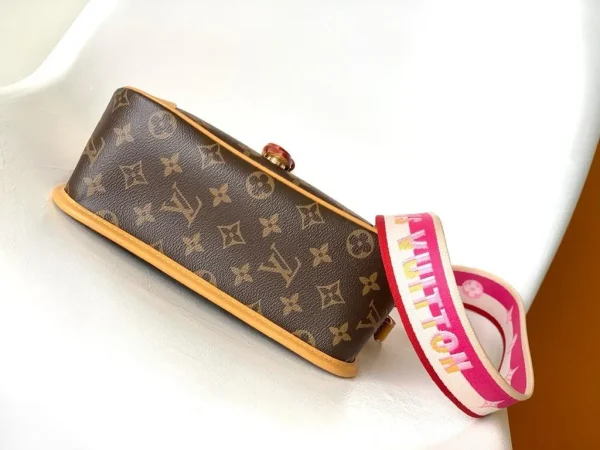 LOUIS VUITTON Diane Monogram Empreinte - Image 4