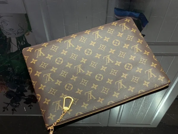 LOUIS VUITTON NEVERFULL Bag - Image 4