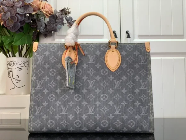 LOUIS VUITTON OnTheGo MM Bag - Image 2