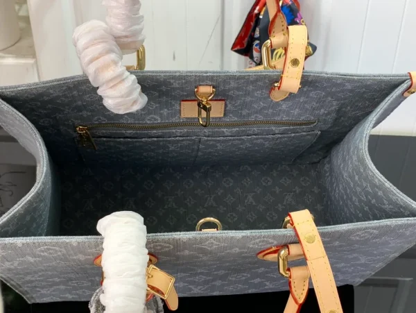 LOUIS VUITTON OnTheGo MM Bag - Image 9