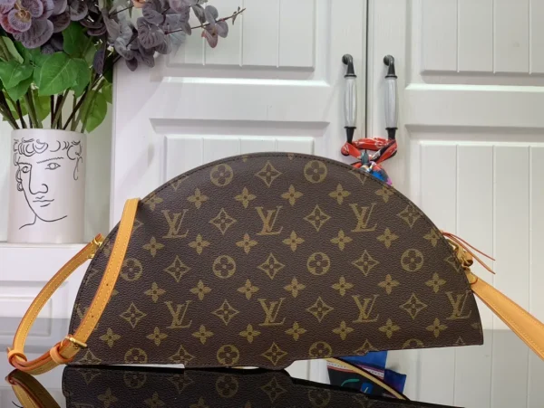 LV Fan Monogram Canvas - Image 9