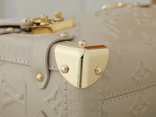 Louis Vuitton Bag - Image 9