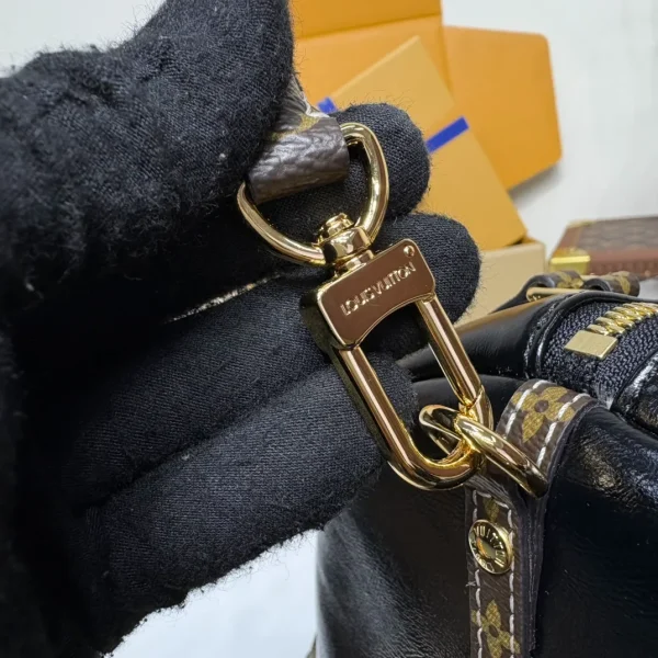 Louis Vuitton Bag - Image 9