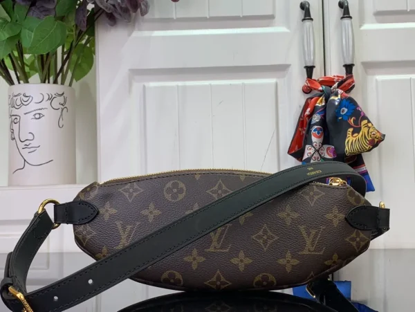 Louis Vuitton Keepit Belt Bag - Image 4