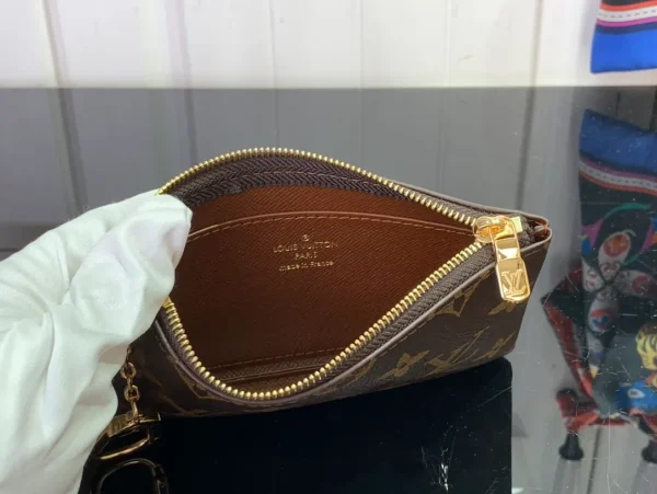 Louis Vuitton LV Monogram Monogram Bucket PM Pouch Vintage - Image 9