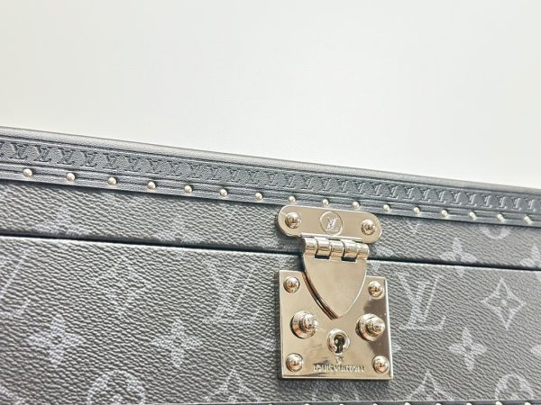 Louis Vuitton Regence Trunk Case Epi Pink - Image 7