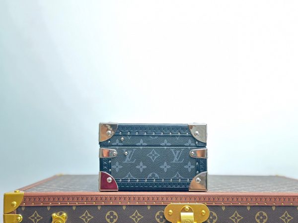 Louis Vuitton Regence Trunk Case Epi Pink - Image 8