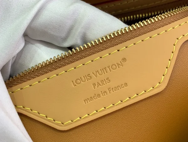 Louis Vuitton Speedy Soft 30 - Image 4