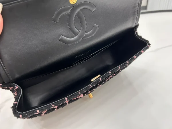 Luxury Designer Denim CC Flip Chain Bag With Retro Embroidery Print - Image 2