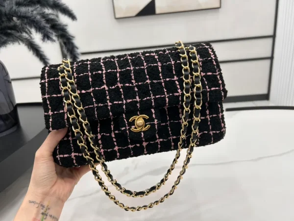 Luxury Designer Denim CC Flip Chain Bag With Retro Embroidery Print - Image 5