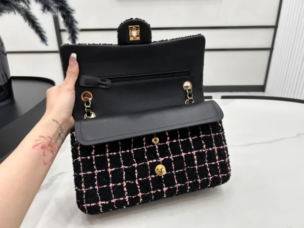 Luxury Designer Denim CC Flip Chain Bag With Retro Embroidery Print - Image 9