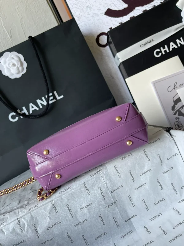 Luxury Leather Crossbody Bag for Women - Image 7