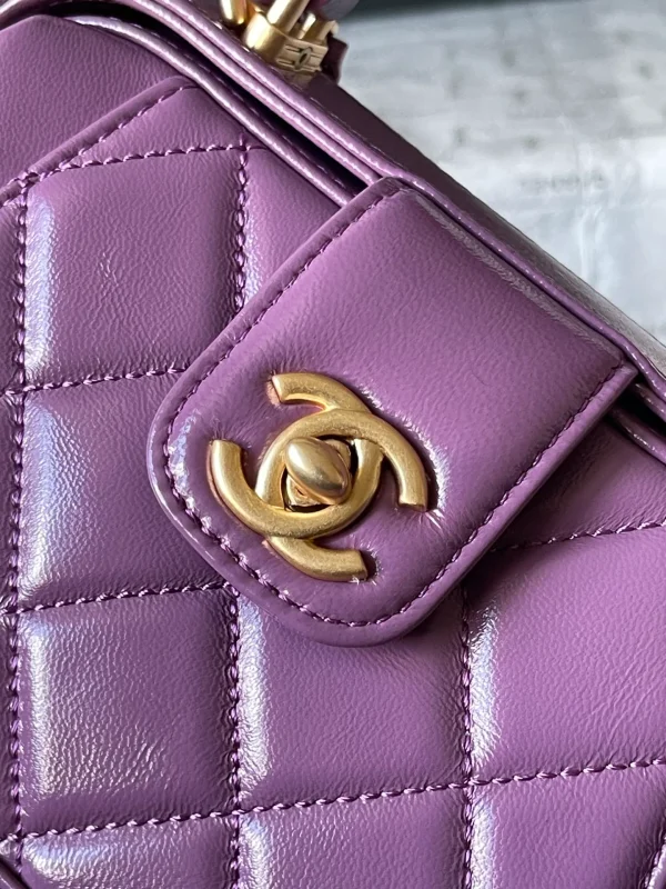 Luxury Leather Crossbody Bag for Women - Image 8