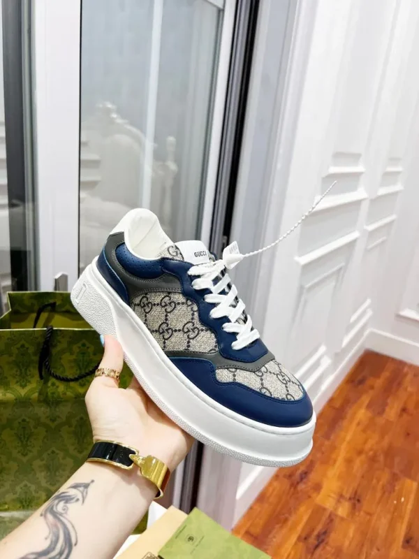 Men's Gucci Ripple trainer in black leather - Image 4