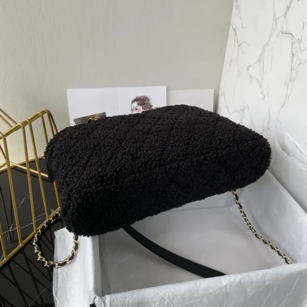 Moens Leather Crossbody Bag - Image 8