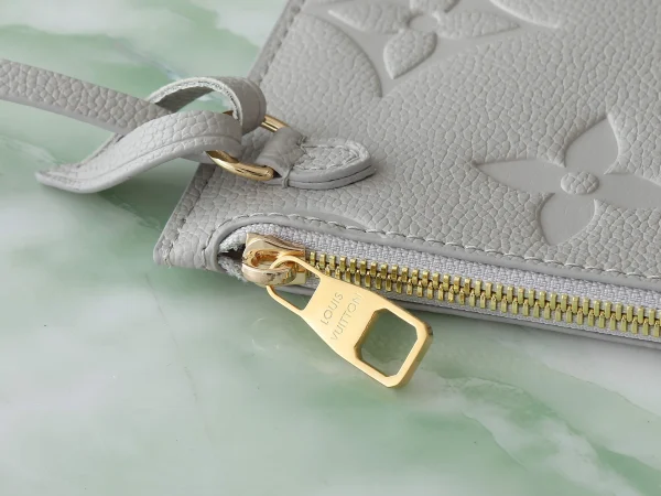 Neverfull MM Monogram Empreinte Leather - Image 9