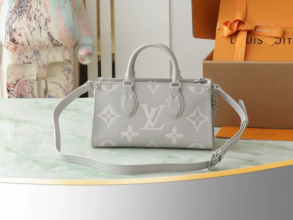 OnTheGo East West Bicolour Monogram Empreinte Leather - Image 3