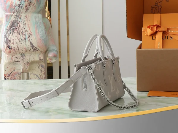 OnTheGo East West Bicolour Monogram Empreinte Leather - Image 5
