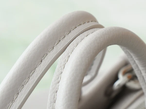 OnTheGo East West Bicolour Monogram Empreinte Leather - Image 6