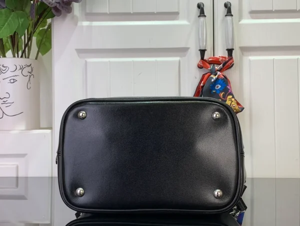Solid Bucket Bag - Image 7