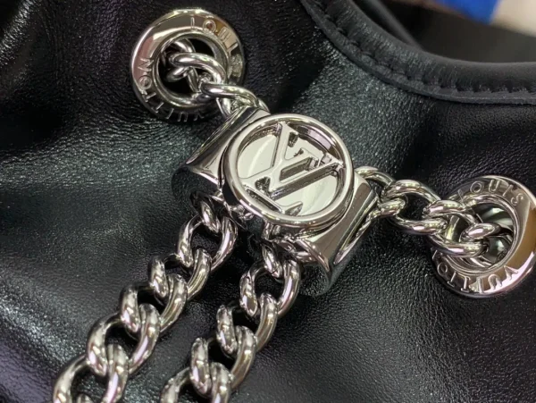 Solid Bucket Bag - Image 8