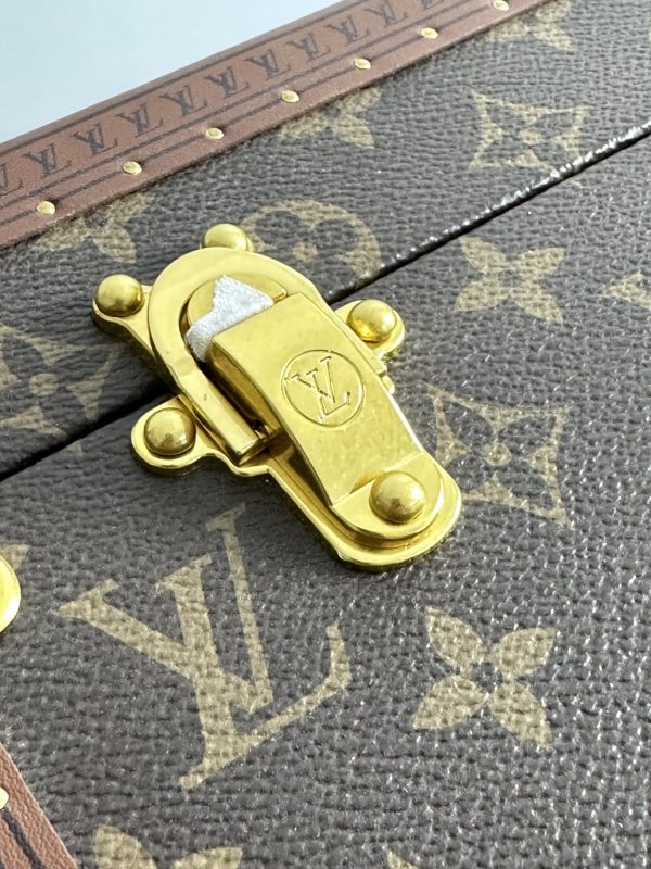 Vanity Accessoires Monogram Canvas - Image 7