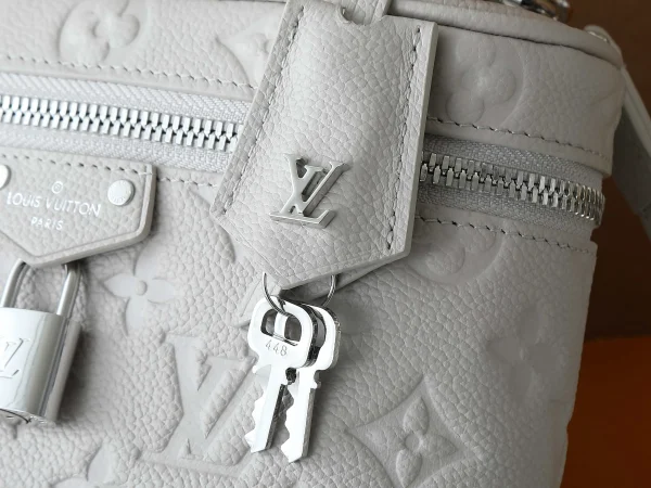 Vanity Chain Pouch Monogram Empreinte Leather - Image 2