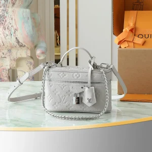 Vanity Chain Pouch Monogram Empreinte Leather