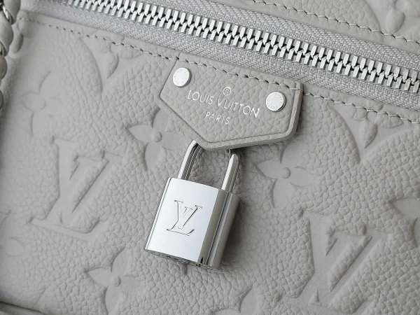 Vanity Chain Pouch Monogram Empreinte Leather - Image 7