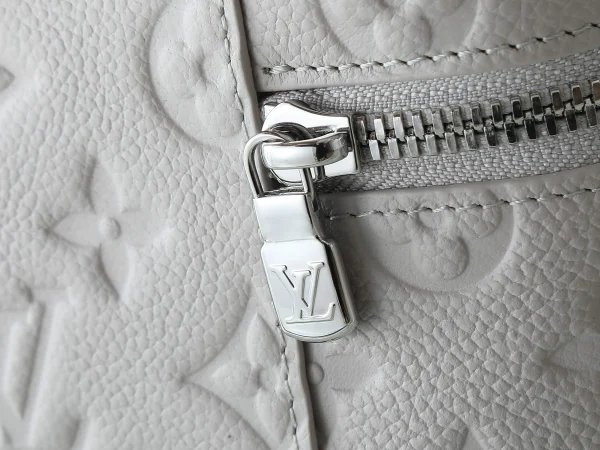 Vanity Chain Pouch Monogram Empreinte Leather - Image 9